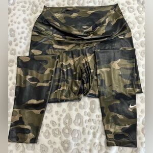 Nike Dri-FIT One Women's Mid-Rise Camo Leggings